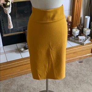 Mustard yellow pencil skirt